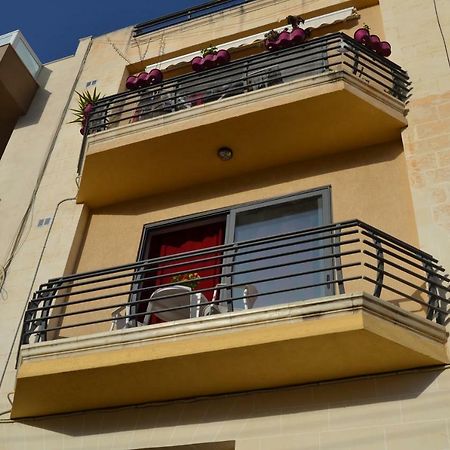 Mellieha Town Centre Bright & Spacious 3 Bedroom Apartment Esterno foto