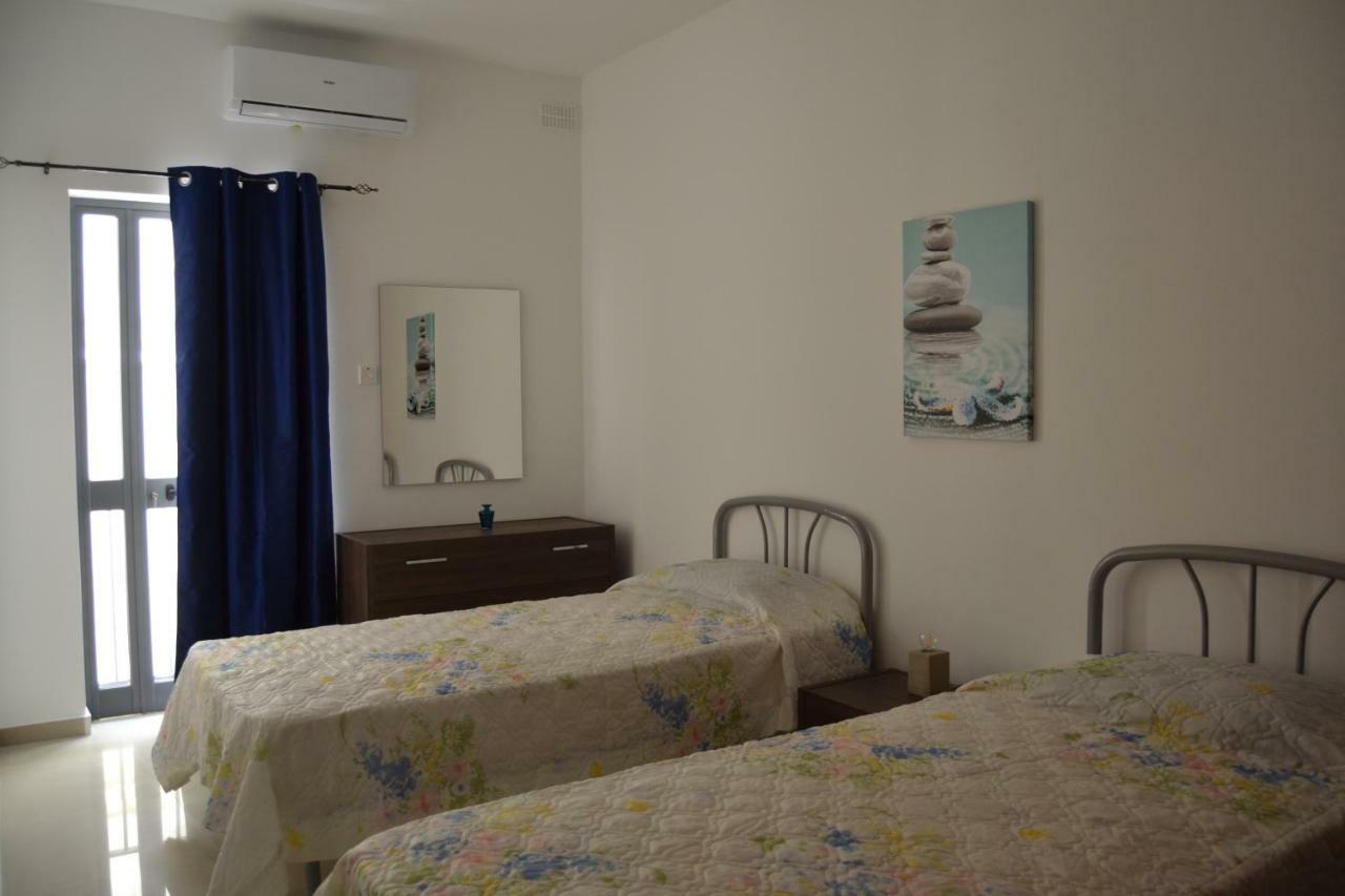 Mellieha Town Centre Bright & Spacious 3 Bedroom Apartment Esterno foto