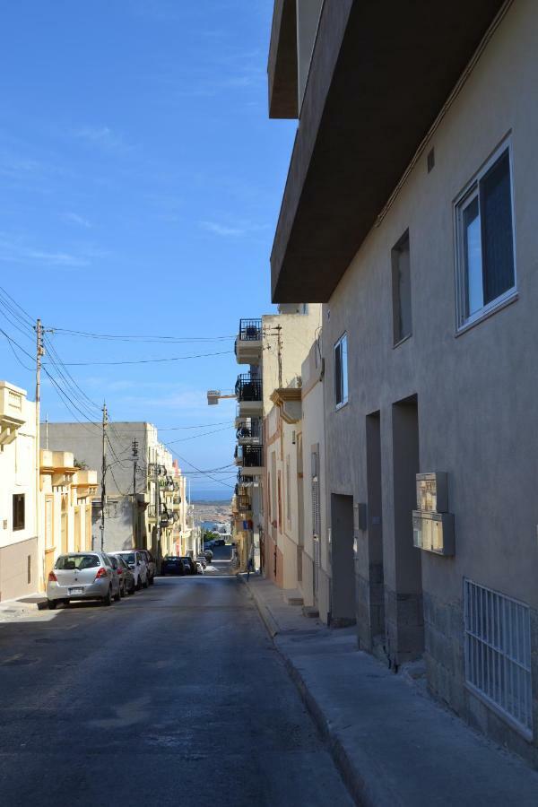 Mellieha Town Centre Bright & Spacious 3 Bedroom Apartment Esterno foto