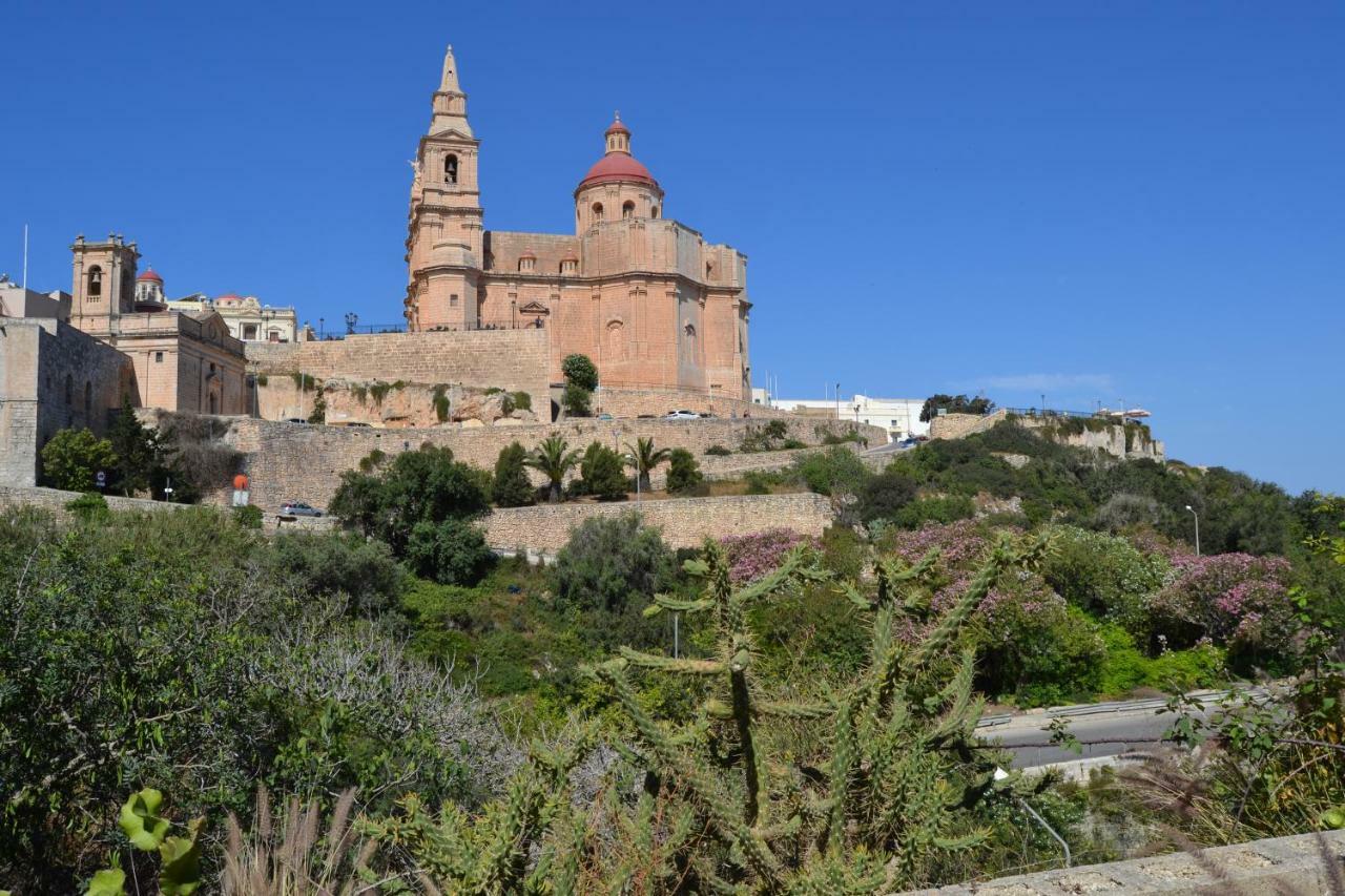 Mellieha Town Centre Bright & Spacious 3 Bedroom Apartment Esterno foto