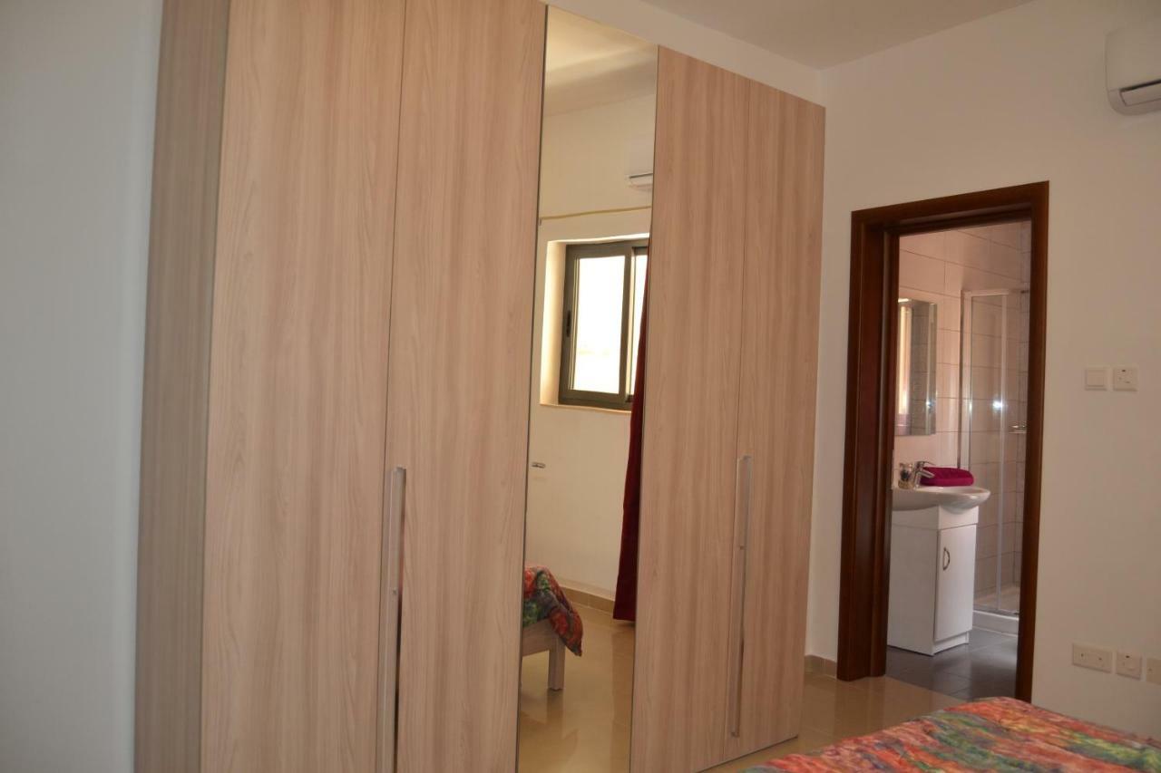 Mellieha Town Centre Bright & Spacious 3 Bedroom Apartment Esterno foto