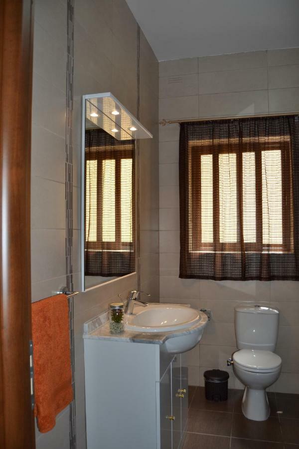 Mellieha Town Centre Bright & Spacious 3 Bedroom Apartment Esterno foto