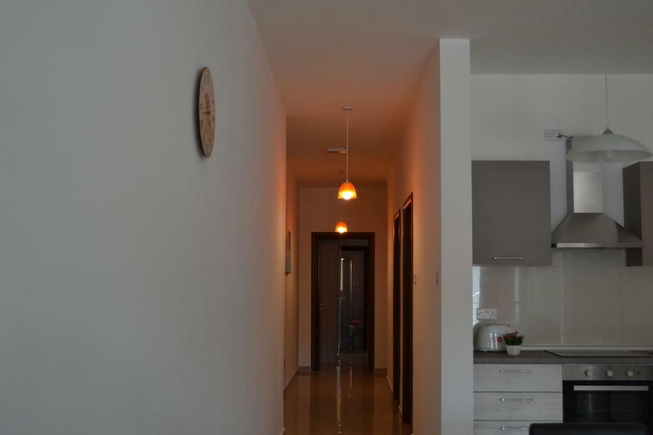 Mellieha Town Centre Bright & Spacious 3 Bedroom Apartment Esterno foto