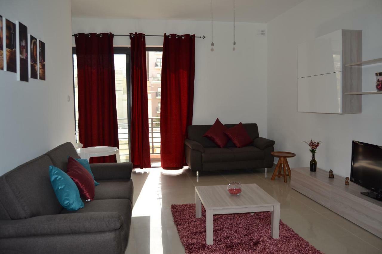 Mellieha Town Centre Bright & Spacious 3 Bedroom Apartment Esterno foto