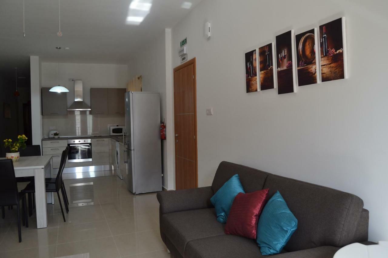 Mellieha Town Centre Bright & Spacious 3 Bedroom Apartment Esterno foto